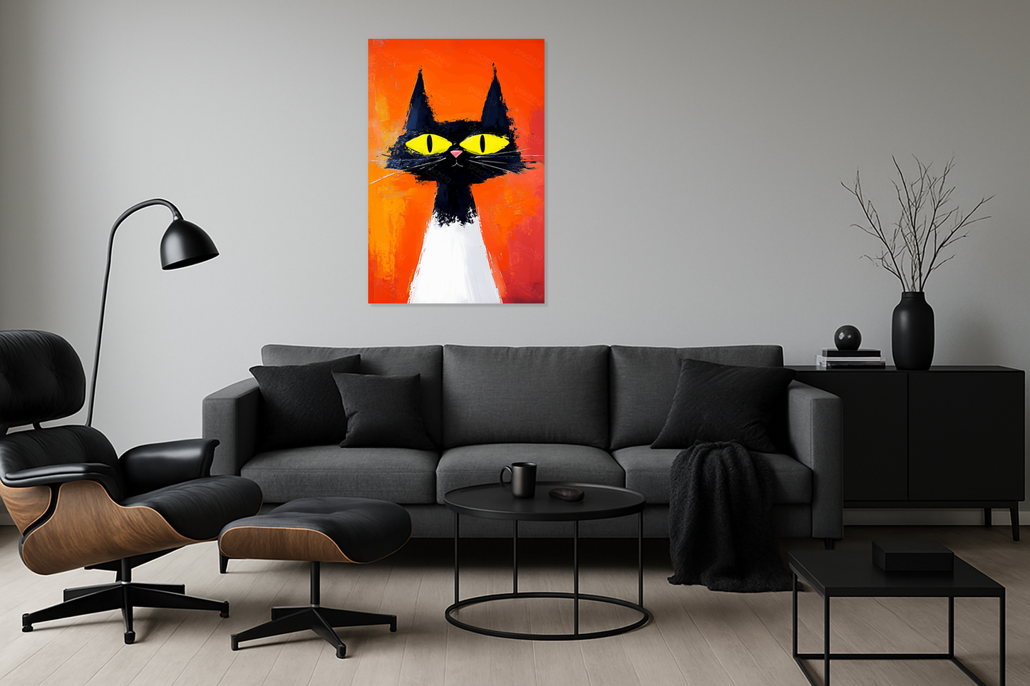 Felgekleurde kat met grote ogen